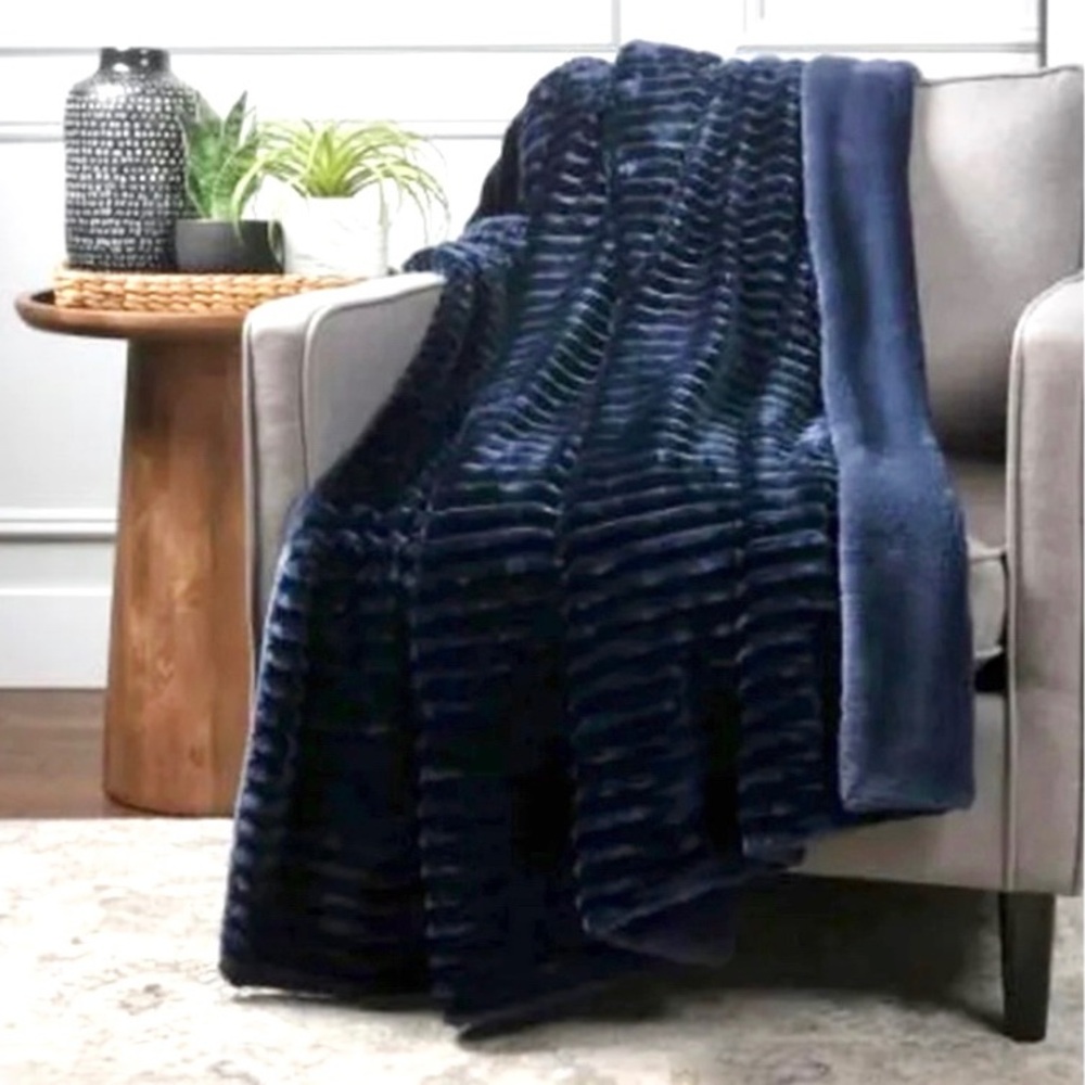 NWT Life Comfort Textured Faux Fur Throw Navy Blue. Size 60” x 70”